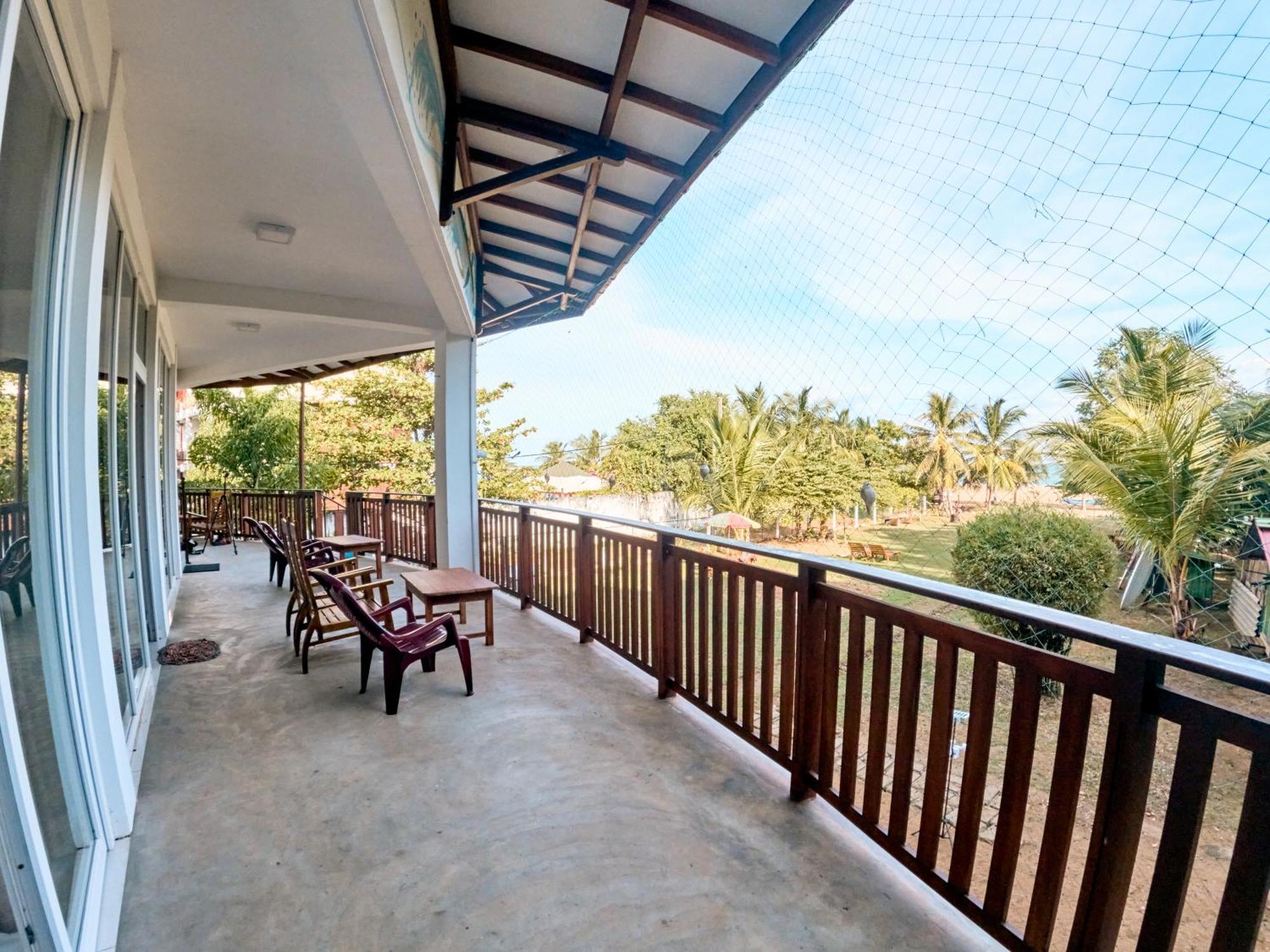 Baden Beach Hotel Kalkudah  Eksteriør billede