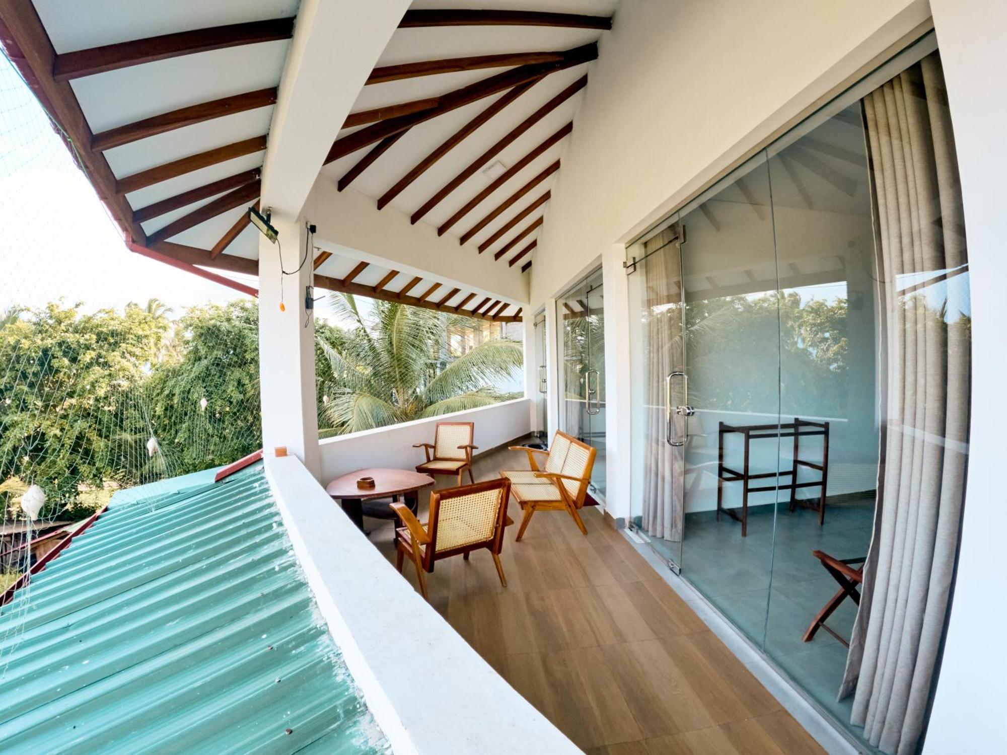 Baden Beach Hotel Kalkudah  Eksteriør billede