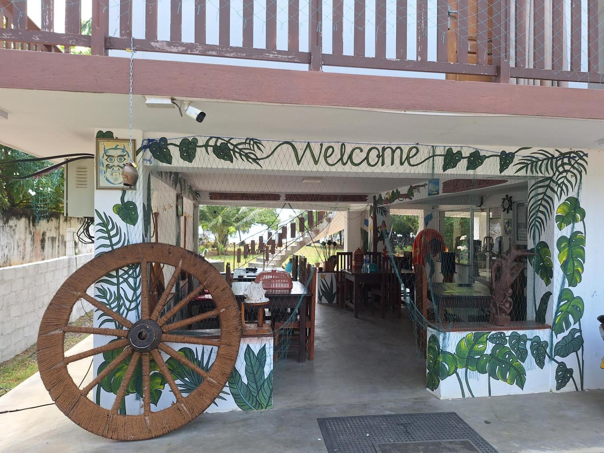 Baden Beach Hotel Kalkudah  Eksteriør billede